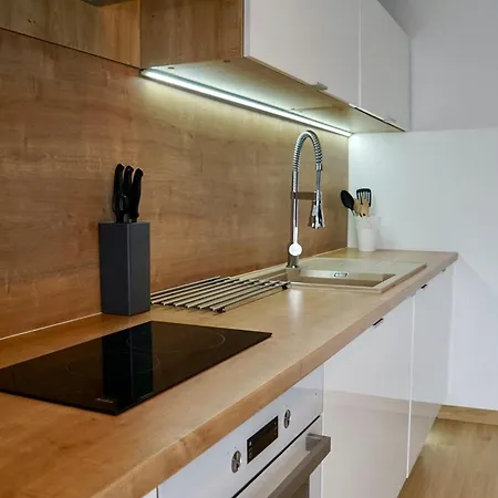 Appartement 111 *